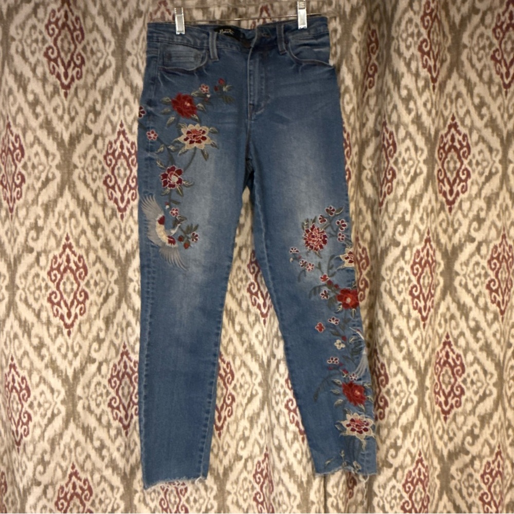 Nanette Lepore Blue Skinny Jeans with Floral Embroidery size 4